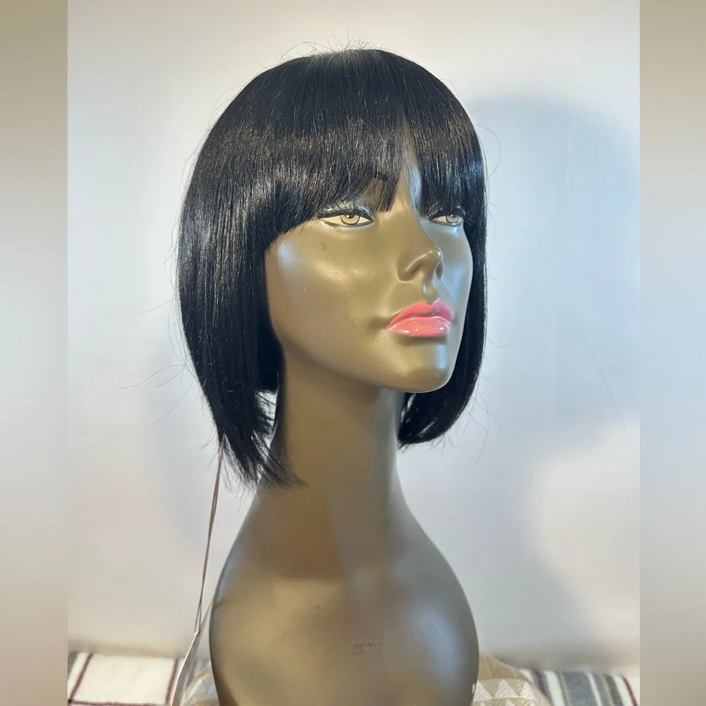 AMINA|1 JETBLACK|Sleek Black Bob Wig - Picture 5 of 12